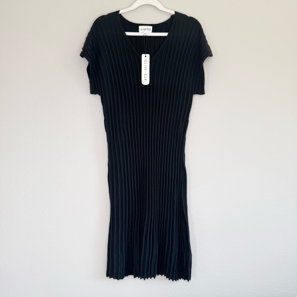 Olive and Oak Midi Dress Ribbed Knit